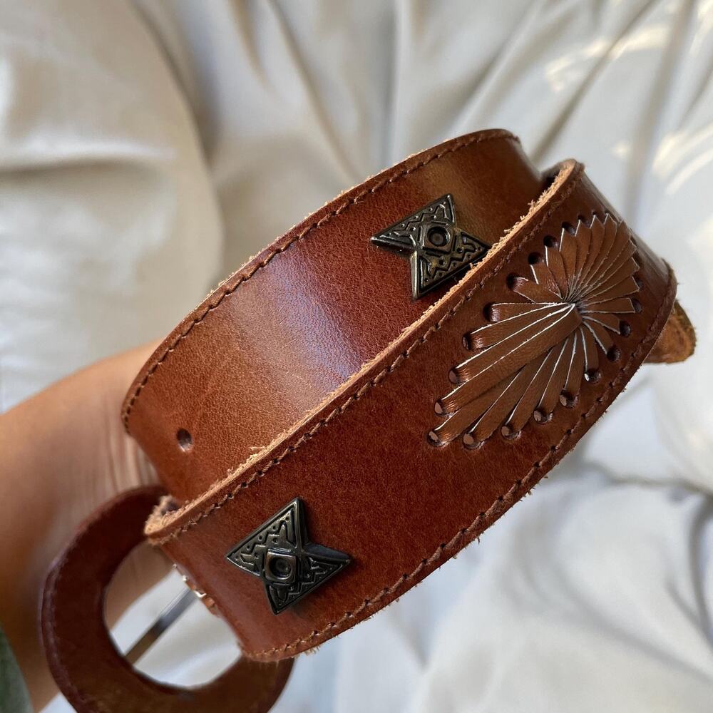 90s vintage leather Southwest boho liz Claiborne brown belt coastal cowgirl